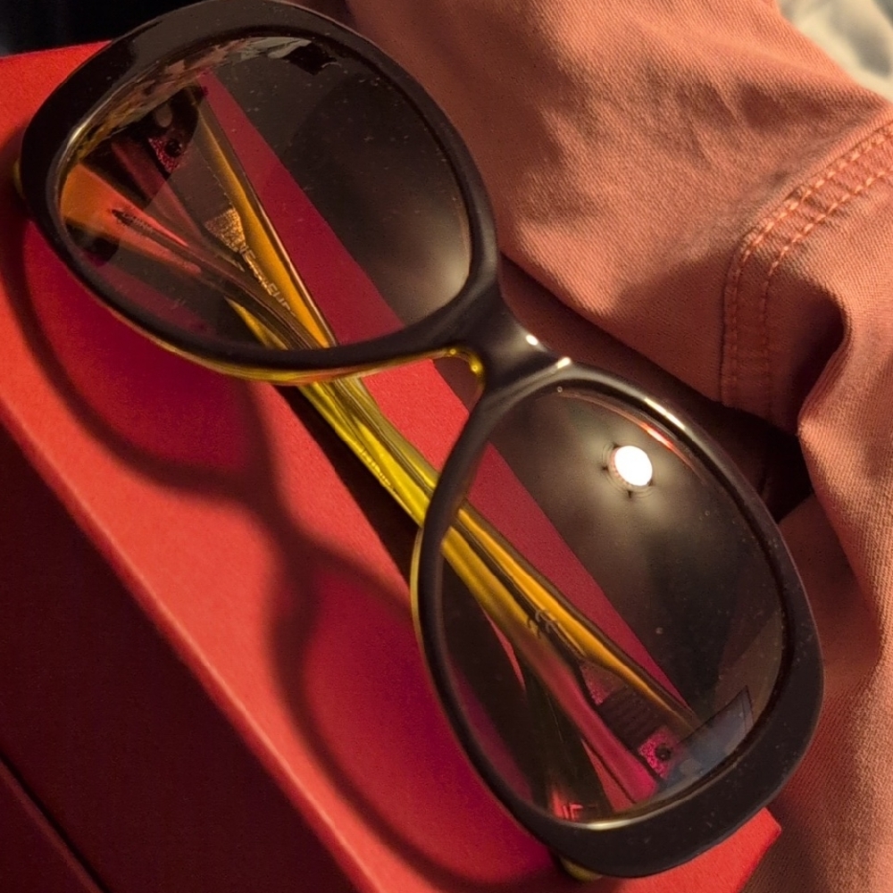 Stylish DVF Sunglasses